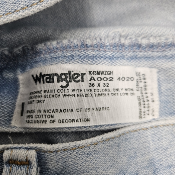 Wrangler Jeans Men's Size 36x32 Light Wash Blue - Picture 5 of 8